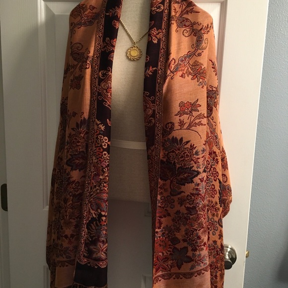 NWOT Pashmina Scarf - Picture 6 of 8
